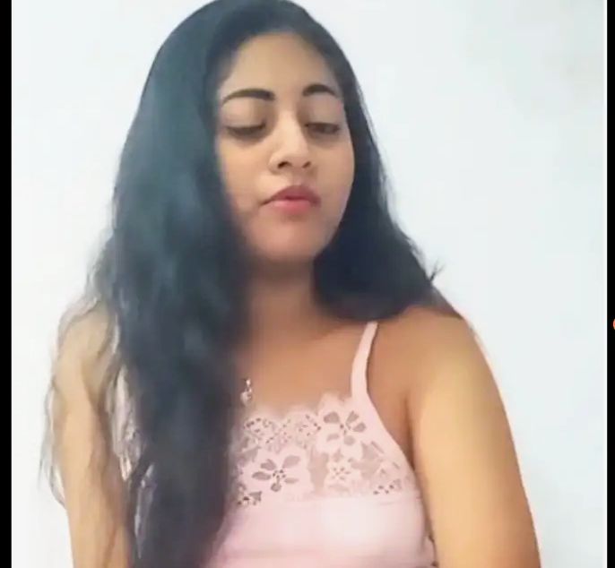 Indian cam model Siya fucked full video