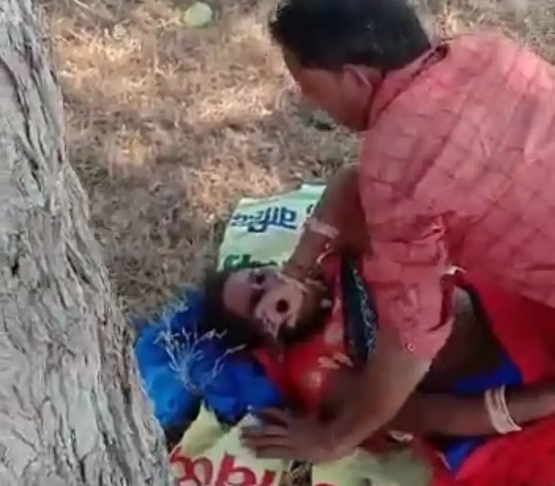 Desi aunty fucked outside with uncle viral video